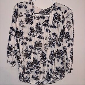 Fun 2 Fun Navy and Cream Floral Blouse
